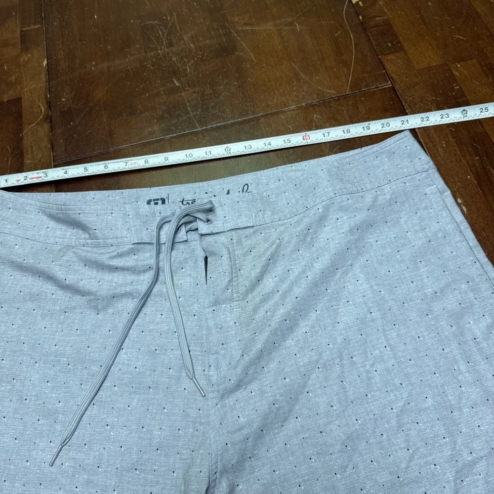 2 lot of Travis Mathew Board Shorts XXL Men 42 Blue Grey Tropical Stretch 2 Pack